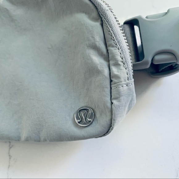 New Lululemon Athletica everywhere belt bag - Picture 8 of 8